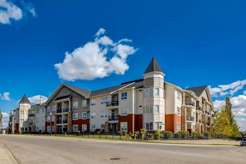 544-26 Val Gardena View Sw, Calgary, AB, T3H5Z5 | Card Image