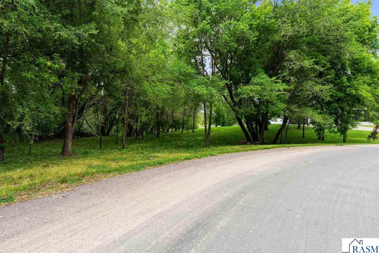 Land in Faribault