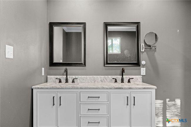 Primary Bathroom / Double vanity | Image 13