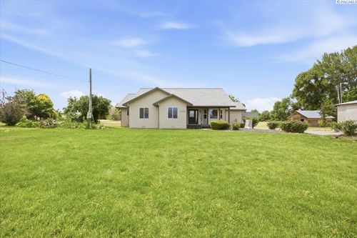 100608 W Old Inland Empire Hwy, Prosser, WA, 99350-7676 | Card Image