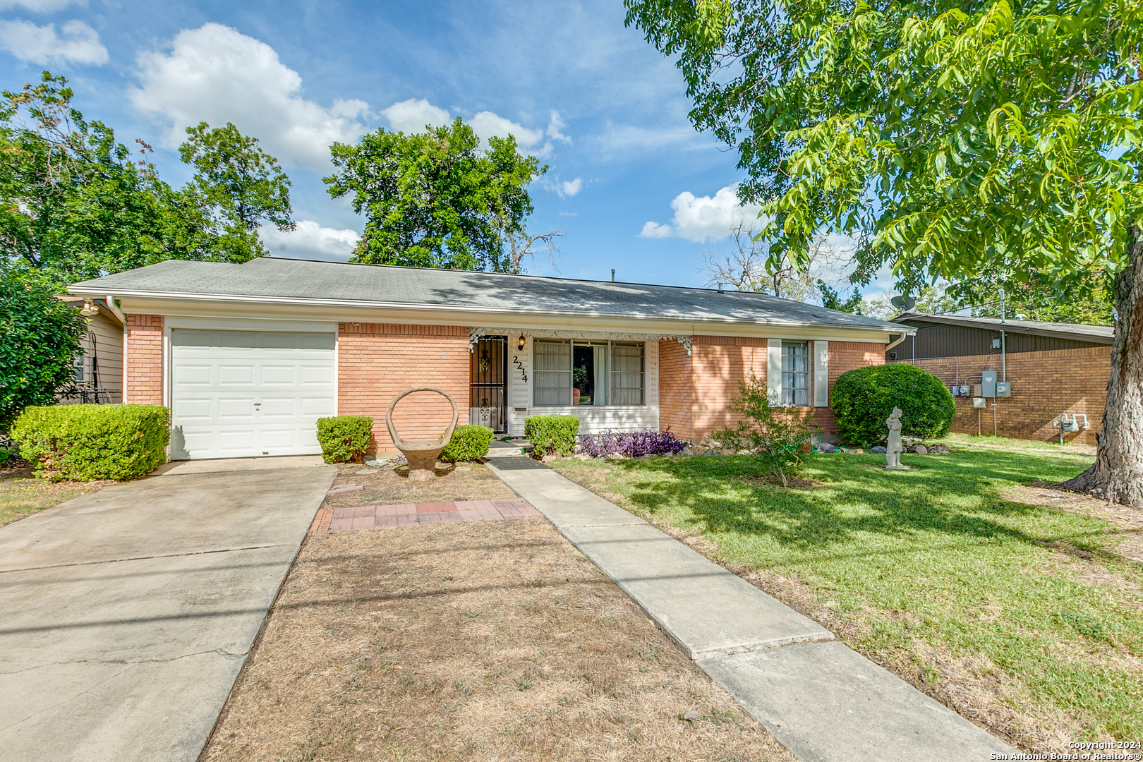 Odessa Dr, San Antonio, TX 78220
