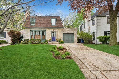 2026 Mcdaniel Ave, Evanston, IL, 60201-2125 | Card Image