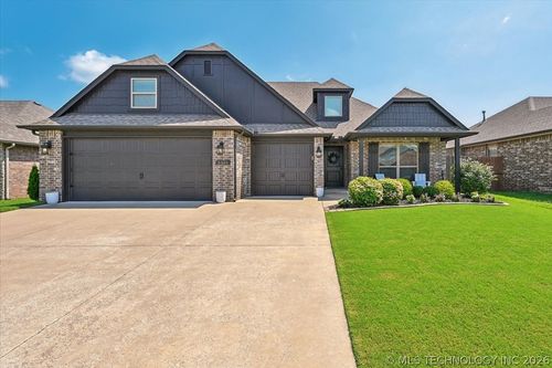 3301 S 208th East Ave, Broken Arrow, OK, 74014-5283 | Card Image