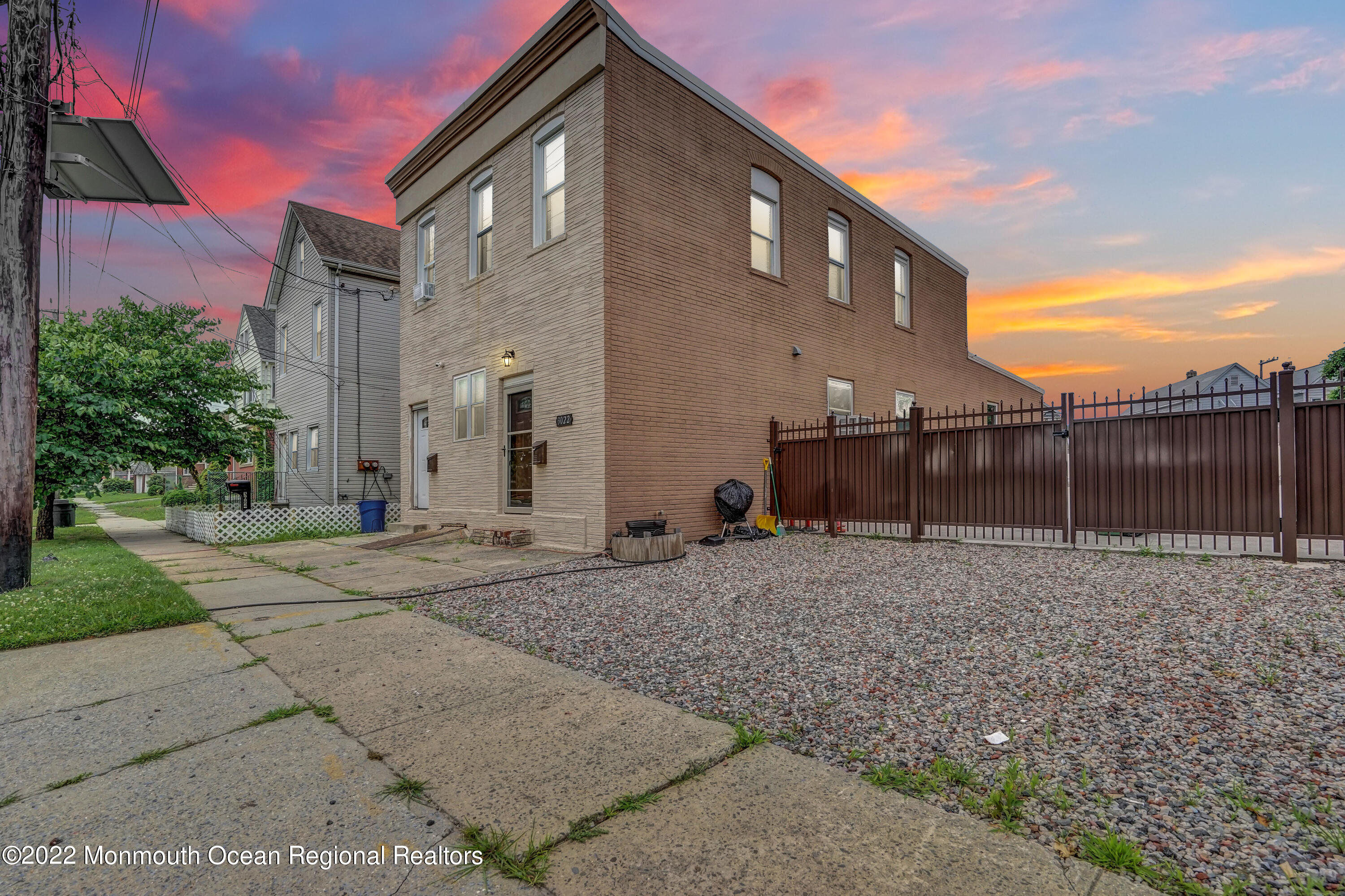 Residential Lease in Linden City 2
