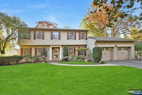 9 Appeld Ct, Hillsdale, NJ, 07642-2300 | Card Image