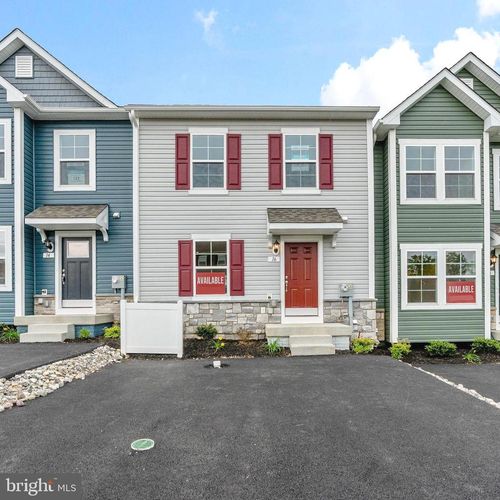 16 Angus Dr, HANOVER, PA, 17331-8045 | Card Image