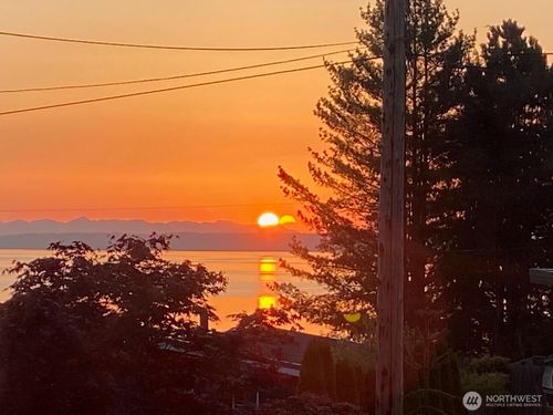 251 Elizabeth Dr, Point Roberts, WA, 98281-9105 | Card Image