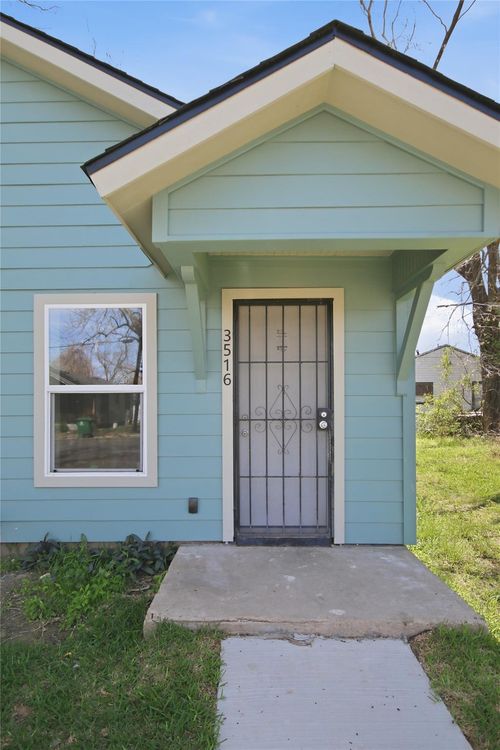 3516 Orange St, Houston, TX, 77020-8335 | Card Image