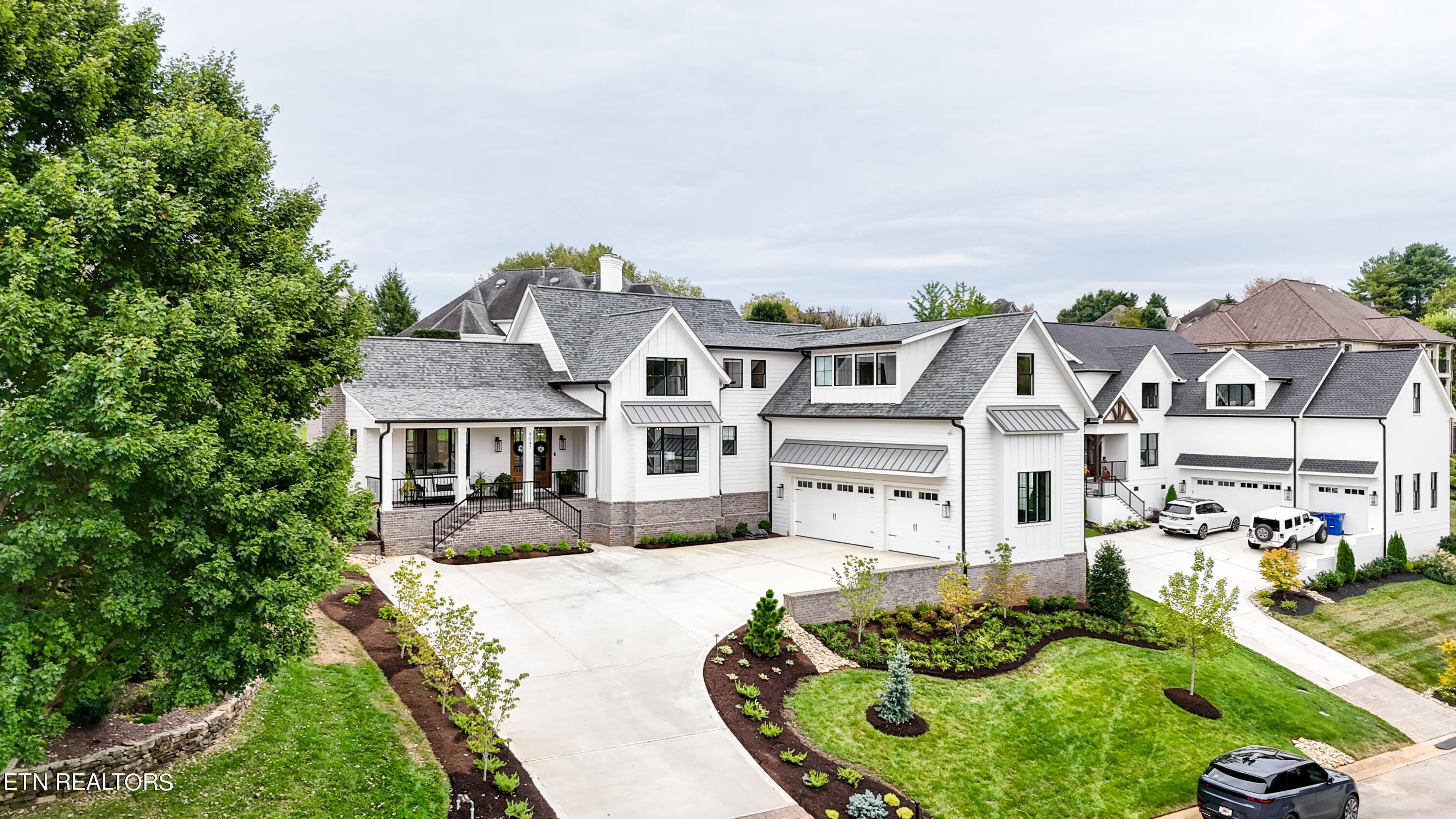 Legends Lake Ln, Knoxville, TN 37922