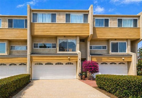18697 Club, Huntington Beach, CA, 92648 | Card Image