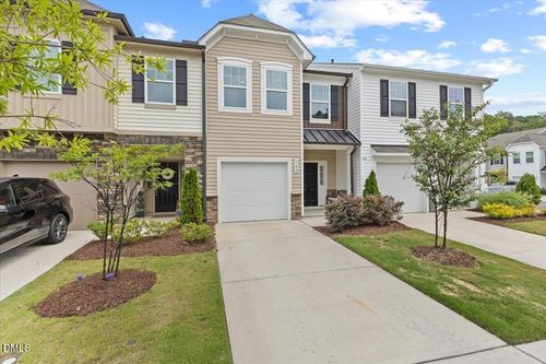 702 Ridge Cliff Ln, Zebulon, NC, 27597-4435 | Card Image
