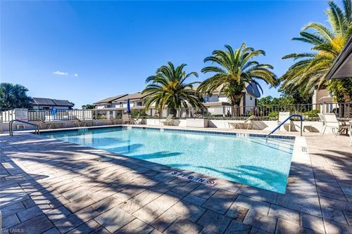 525-5710 Trailwinds Dr, FORT MYERS, FL, 33907-8337 | Card Image