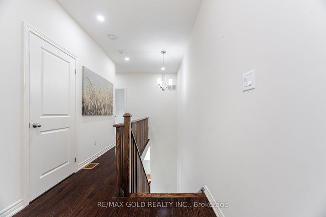 50 Block Rd, House attached with 4 bedrooms, 3 bathrooms and 1 parking in Brampton ON | Image 17