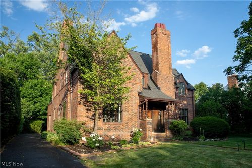 2677 Belvoir Boulevard, Shaker Heights, OH, 44122 | Card Image