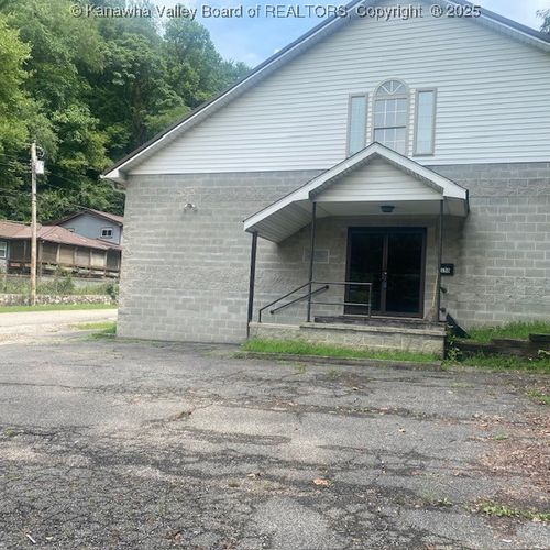 105 E Point Dr, Charleston, WV, 25311-1822 | Card Image
