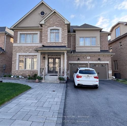bsmt-922 Ernest Cousins Cir, Newmarket, ON, L3X0B7 | Card Image
