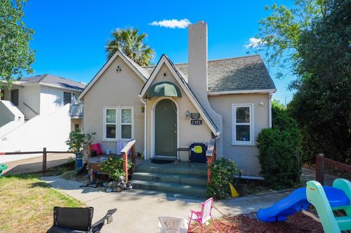 2351 Eureka Way, Redding, CA, 96001-0387 | Card Image