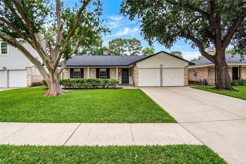 2419 Fairgreen Drive, Missouri City, TX, 77489 | Card Image