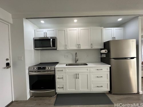 716-1655 Makaloa St, Honolulu, HI, 96814-3907 | Card Image