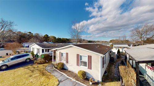 48 Village Cir S, Manorville, NY, 11949-9667 | Card Image