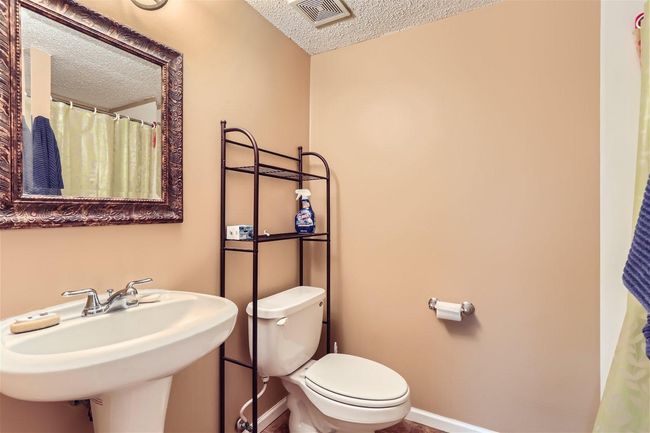 Lower Bedroom 4 3/4 bathroom | Image 25