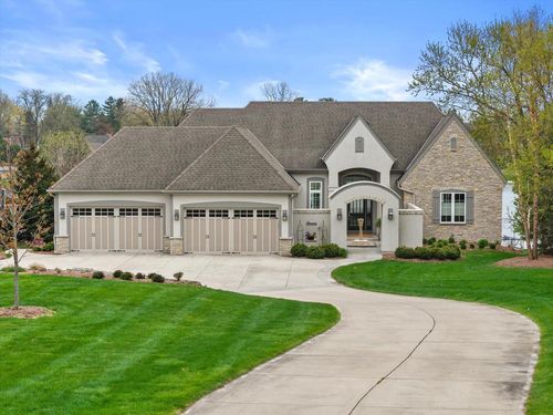 W356N5136 Lakeshore Drive, Oconomowoc, WI, 53066 | Card Image