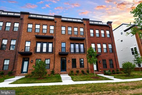 22799 Tawny Pine Sq, BRAMBLETON, VA, 20148-5808 | Card Image