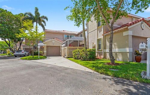 10994-10994 Neptune Dr, Hollywood, FL, 33026-4737 | Card Image