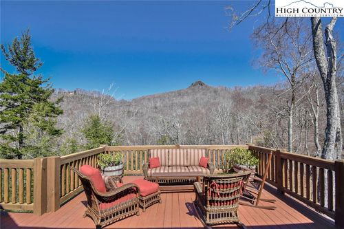 672 Tyneloch Dr, Banner Elk, NC, 28604-9641 | Card Image