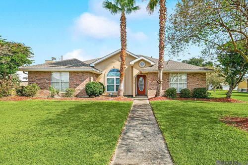 548 N Magnolia St, Gramercy, LA, 70052-3642 | Card Image