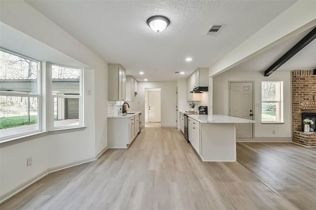 Tons of natural light | Image 11