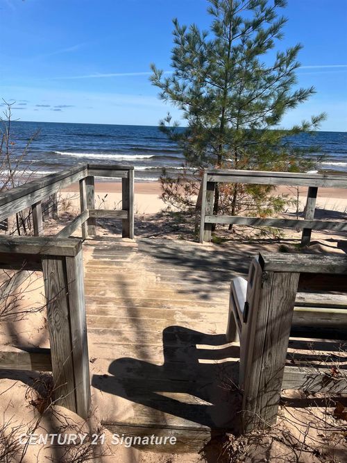 2945 State Highway M28 E, Marquette, MI, 49855-9538 | Card Image