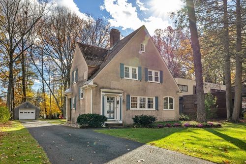 61 Woodlawn Ave, Northampton, MA, 01060-2032 | Card Image