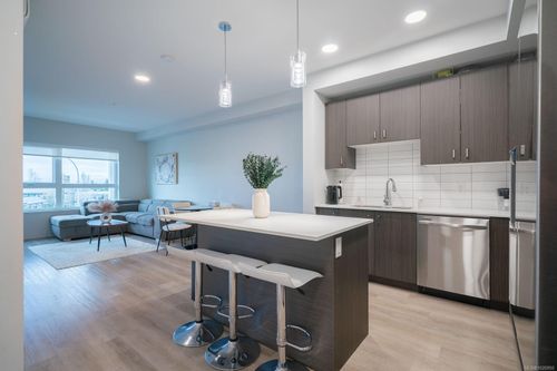 209-140 Jensen Ave W, Parksville, BC, V9P0H7 | Card Image