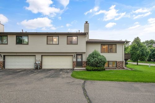 8509 S Maplebrook Cir, Brooklyn Park, MN, 55445-1958 | Card Image