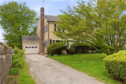 b-1 Red Cross Ave, Newport, RI, 02840-3369 | Card Image
