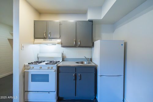 111-601 N 6th Ave, Phoenix, AZ, 85003-1558 | Card Image