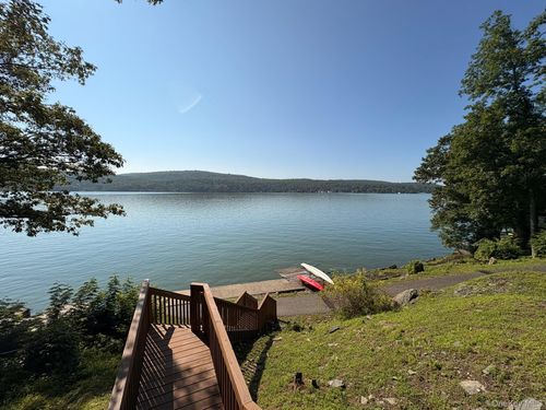 7 Blueberry Hl, Greenwood Lake, NY, 10925-4111 | Card Image