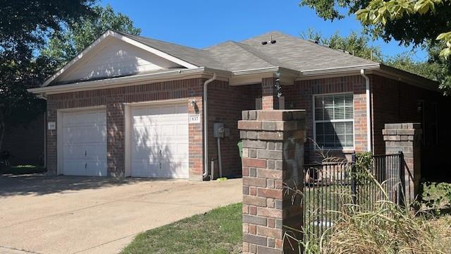 Mirabell Ct, Arlington, TX 76015