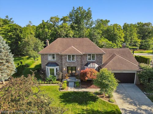 35229 Vargo St, Livonia, MI, 48152-2915 | Card Image