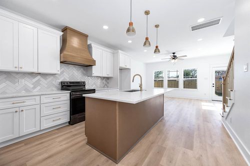 8598 Hoffman St, Houston, TX, 77016-5936 | Card Image