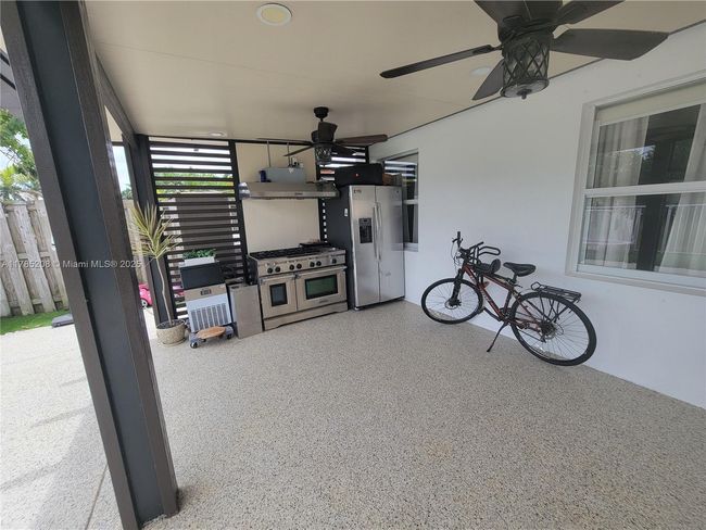405 Ne 25 Th Ter, House other with 3 bedrooms, 2 bathrooms and null parking in Homestead FL | Image 39