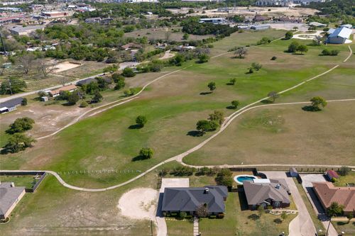 413 W Park Ave, Weatherford, TX, 76086-6126 | Card Image