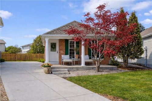 707 Jacob Lane, Waterloo, ON, N2V2A7 | Card Image