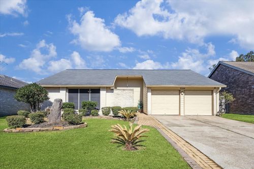 2506 Forge Stone Dr, Friendswood, TX, 77546-2619 | Card Image