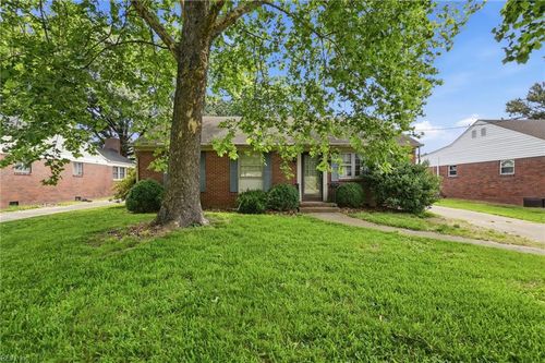2213 Haywood Ave, Chesapeake, VA, 23324-1943 | Card Image