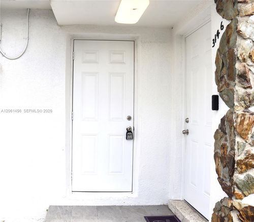 2-3146 Nw 29th St, Miami, FL, 33142-6330 | Card Image