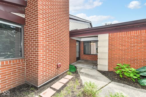 2078 Oak Run North Dr, Indianapolis, IN, 46260-5130 | Card Image
