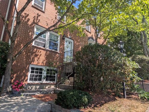 77-77 Derryfield Ct, Manchester, NH, 03104-4548 | Card Image