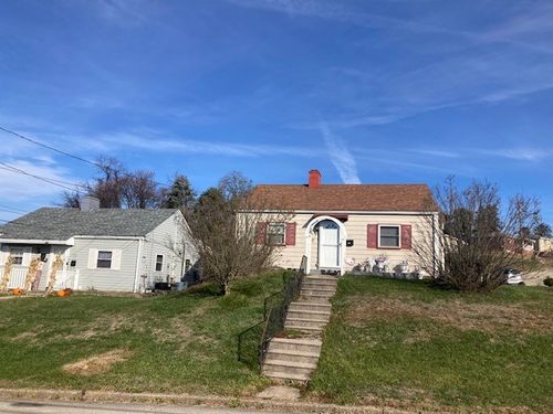 121 Pennsylvania Blvd, Monessen, PA, 15062-2507 | Card Image